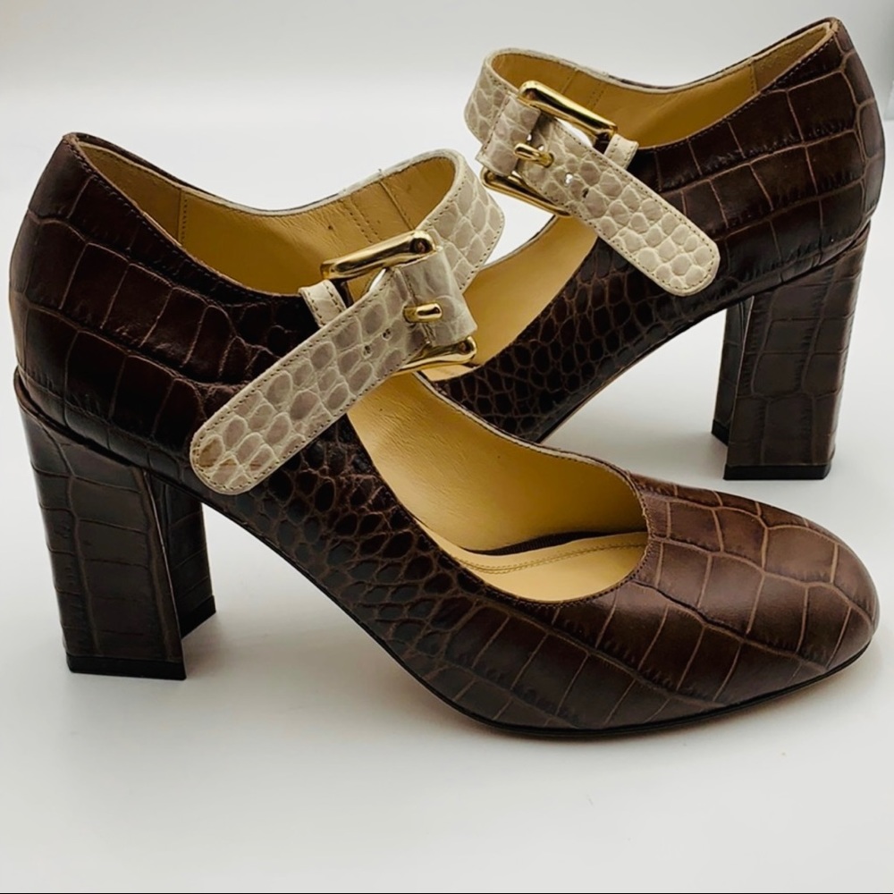 Co essential shoes. Size 7 1/2 Italian